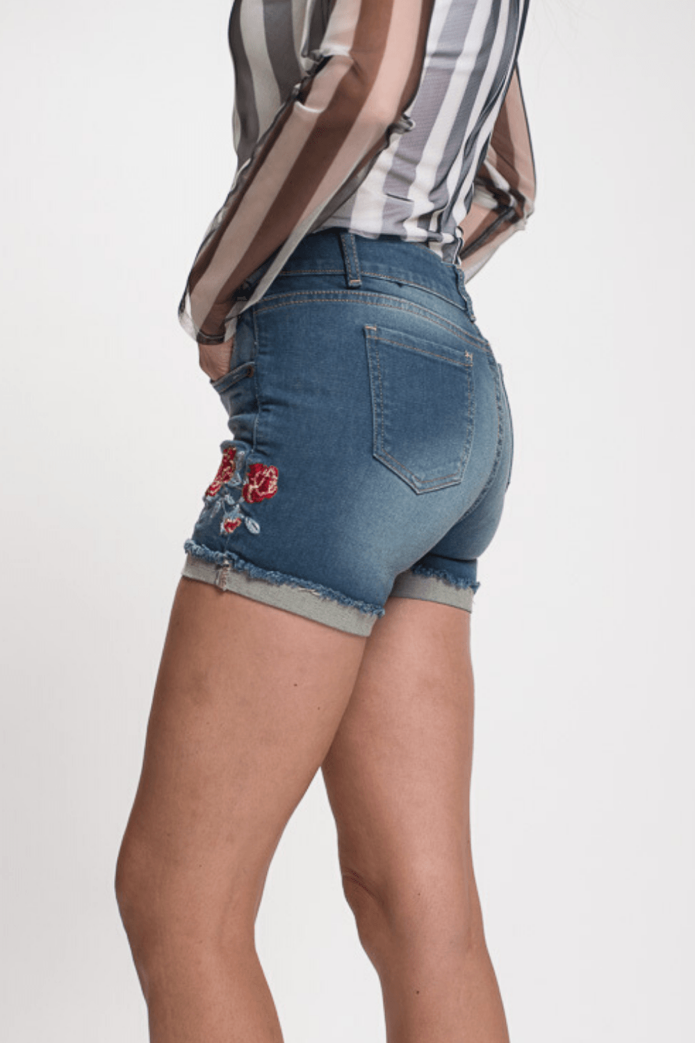 short-indigo-bordado-flores2